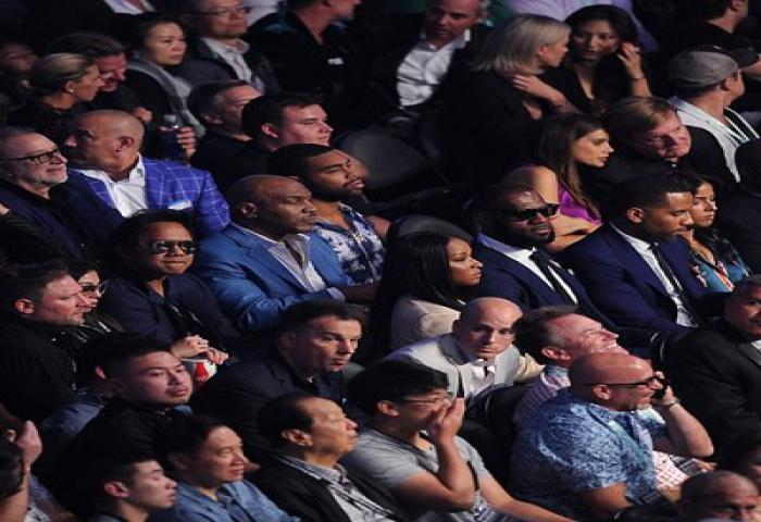 Sederet Seleb Hollywood Ikut Saksikan The Phenomenal Fight